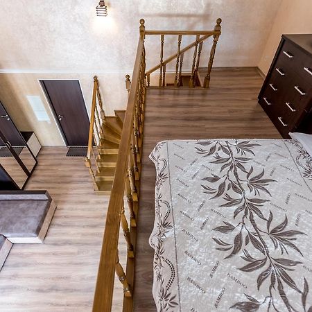 Studio Apartment In Center Of Odesa Exterior photo