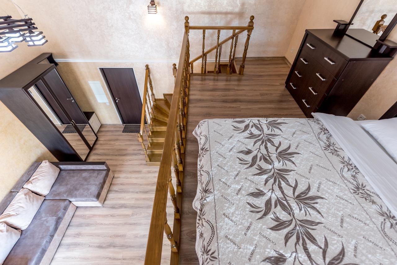 Studio Apartment In Center Of Odesa Exterior photo
